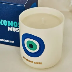 Assouline Bougie parfumée MYKONOS TRAVEL Amande, Rhubarbe, figue, tonka