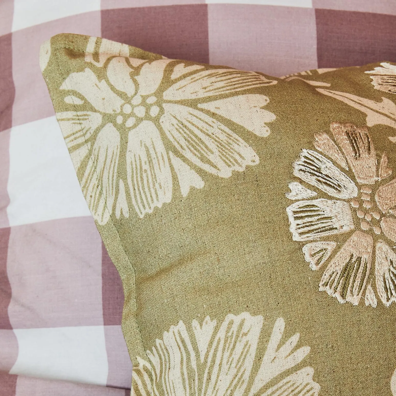 Coussin DANDELION coloris vert 37 x 57 cm - 4MURS