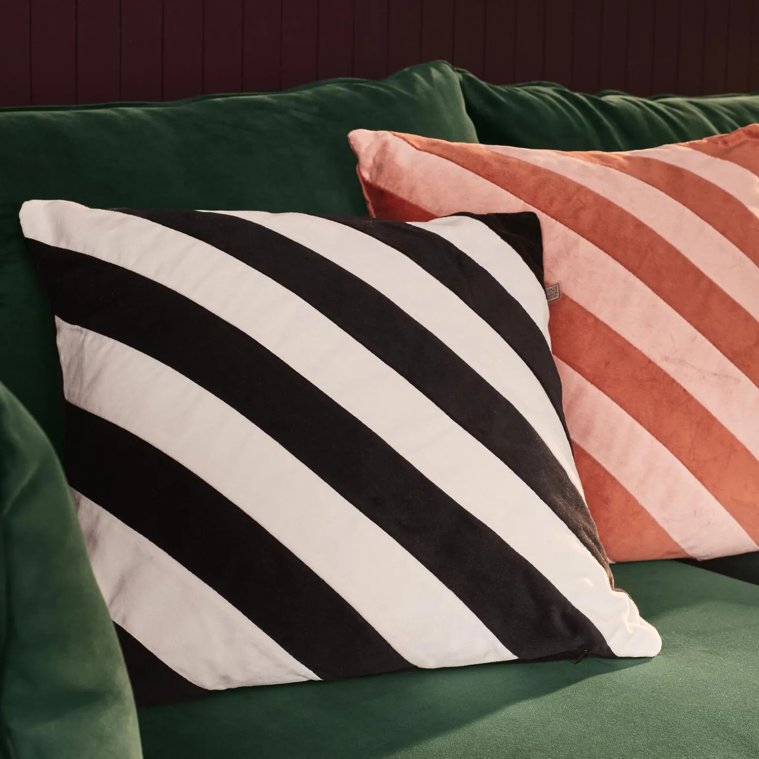 Coussin ELBY coloris noir/blanc 45 x 45 cm - 4MURS