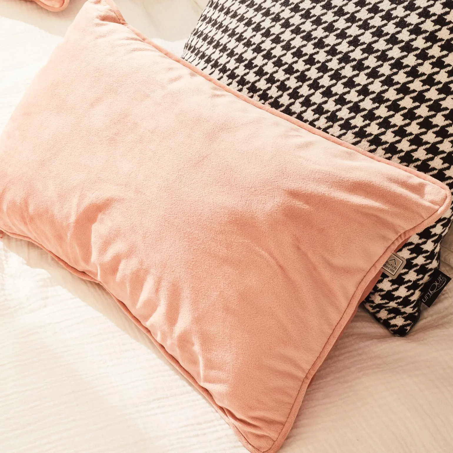 Coussin FYN coloris nude orangé 30 x 50 cm - 4MURS