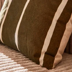 Coussin KIBY coloris vert/beige 50 x 50 cm - 4MURS