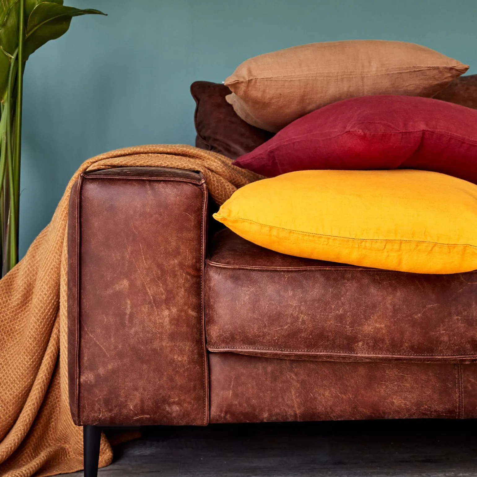 Coussin LINHA coloris rouge merlot 45 x 45 cm - 4MURS