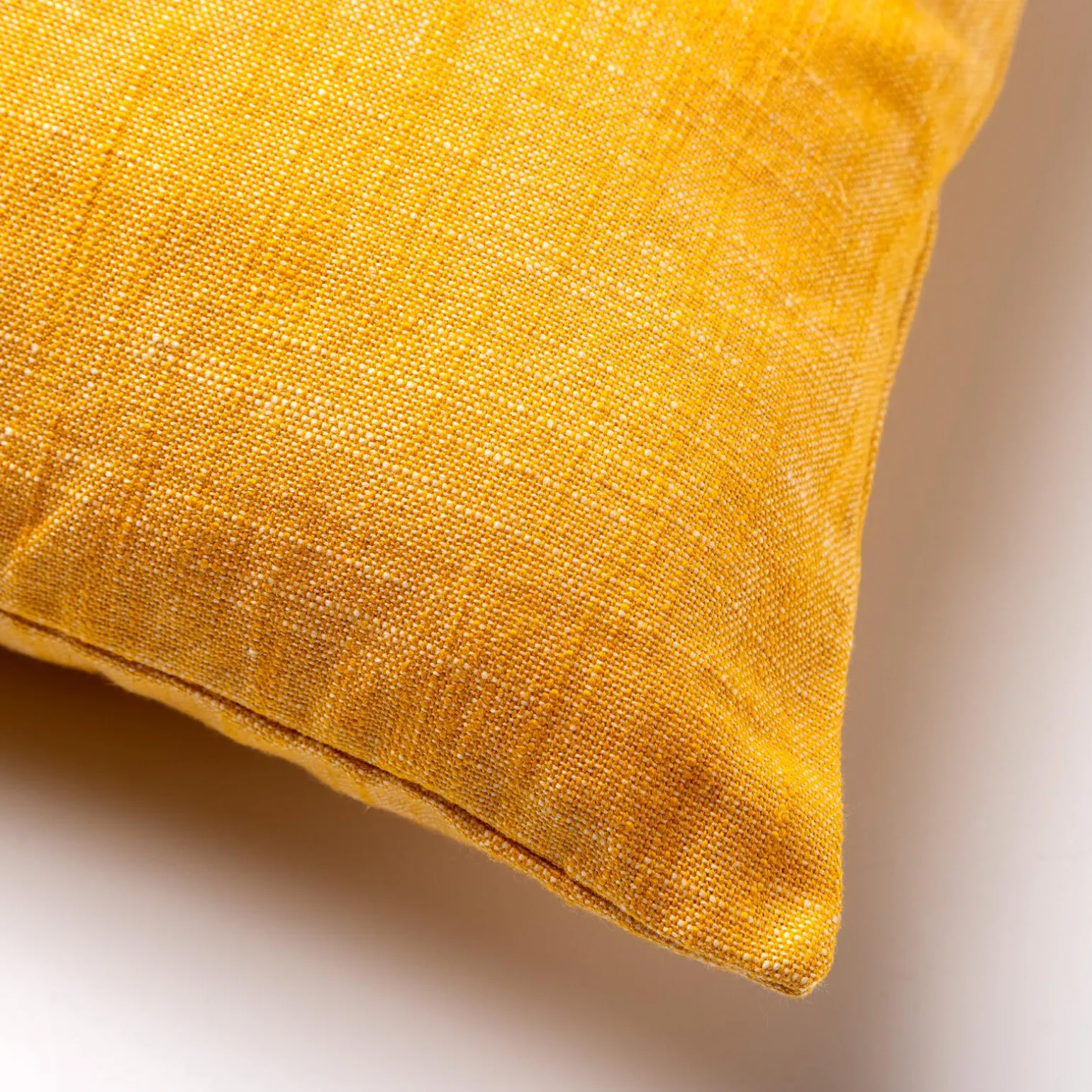 Coussin NATY coloris jaune 45 x 45 cm - 4MURS