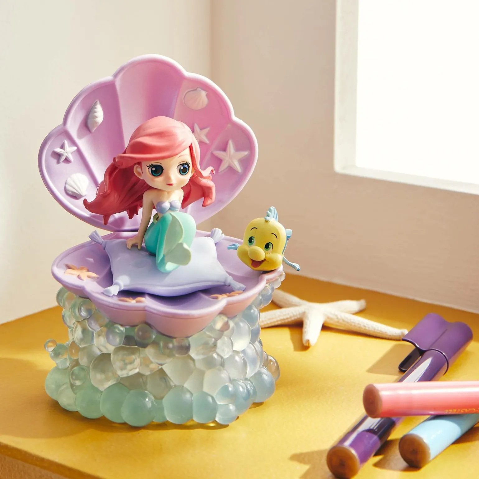 Disney Figurine ARIEL coloris mauve - 4MURS