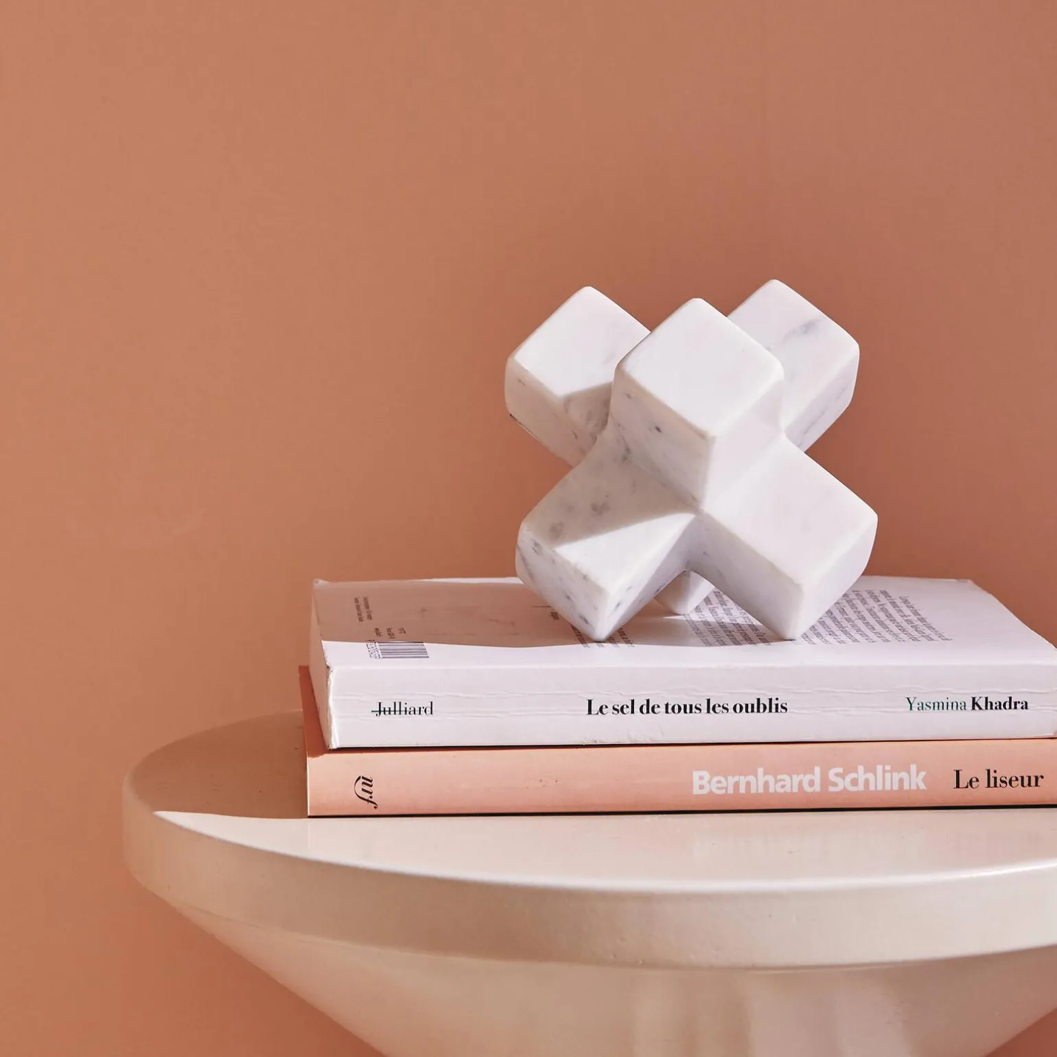 Figurine CROSS coloris blanc - 4MURS