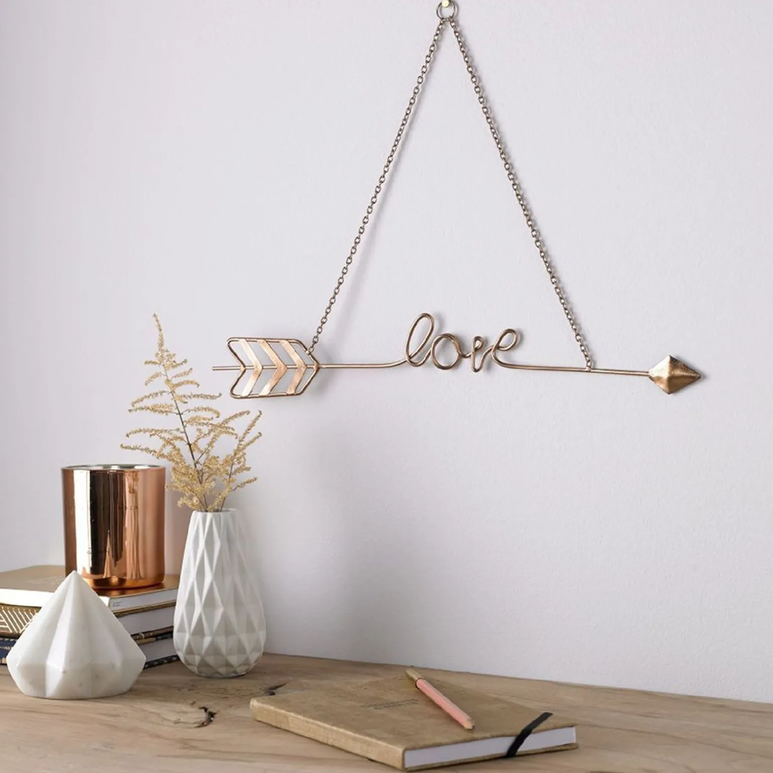 Fléche décorative ARROW LOVE coloris cuivre rose - 4MURS