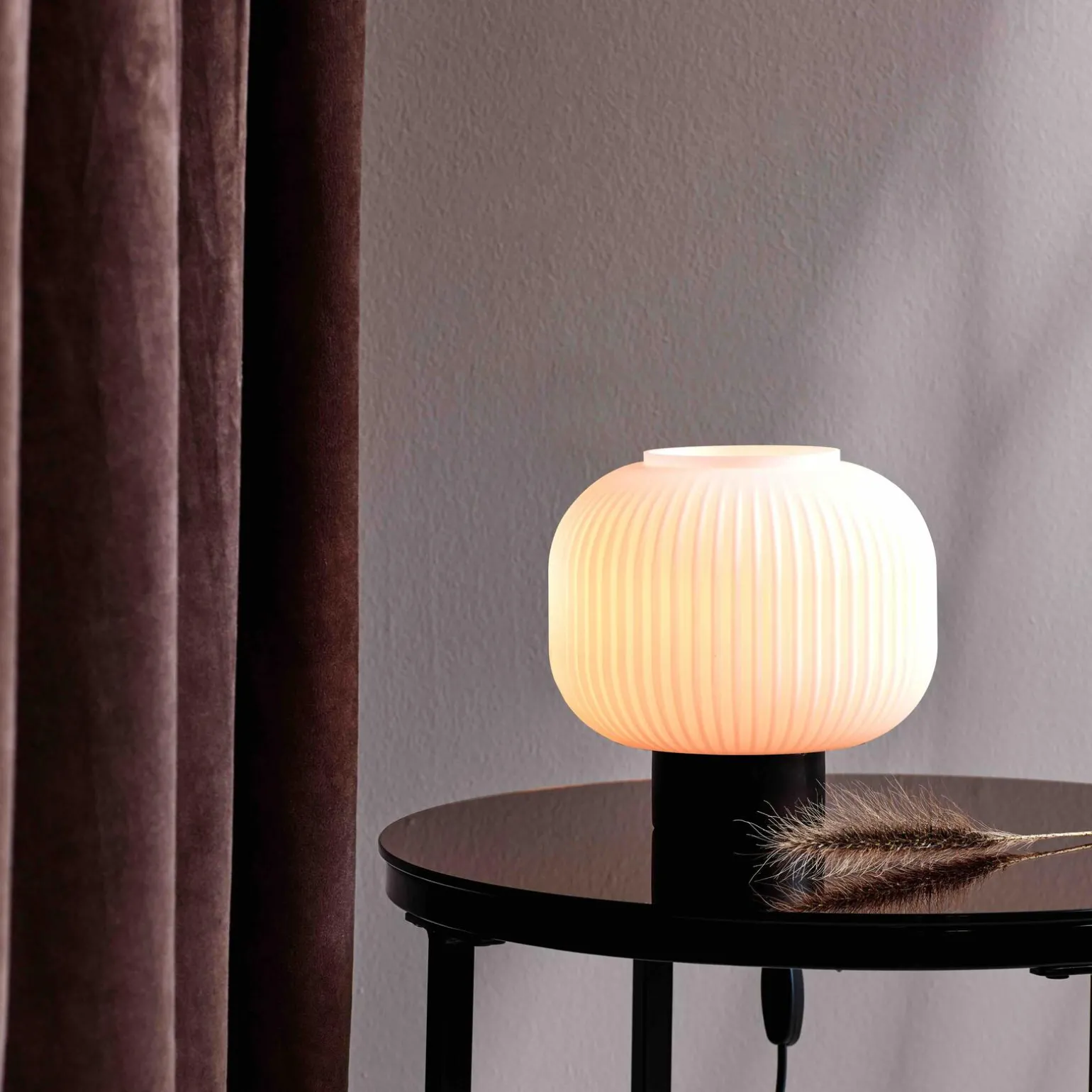 Lampe à poser MILFORD coloris blanc 20 x 20 cm - 4MURS