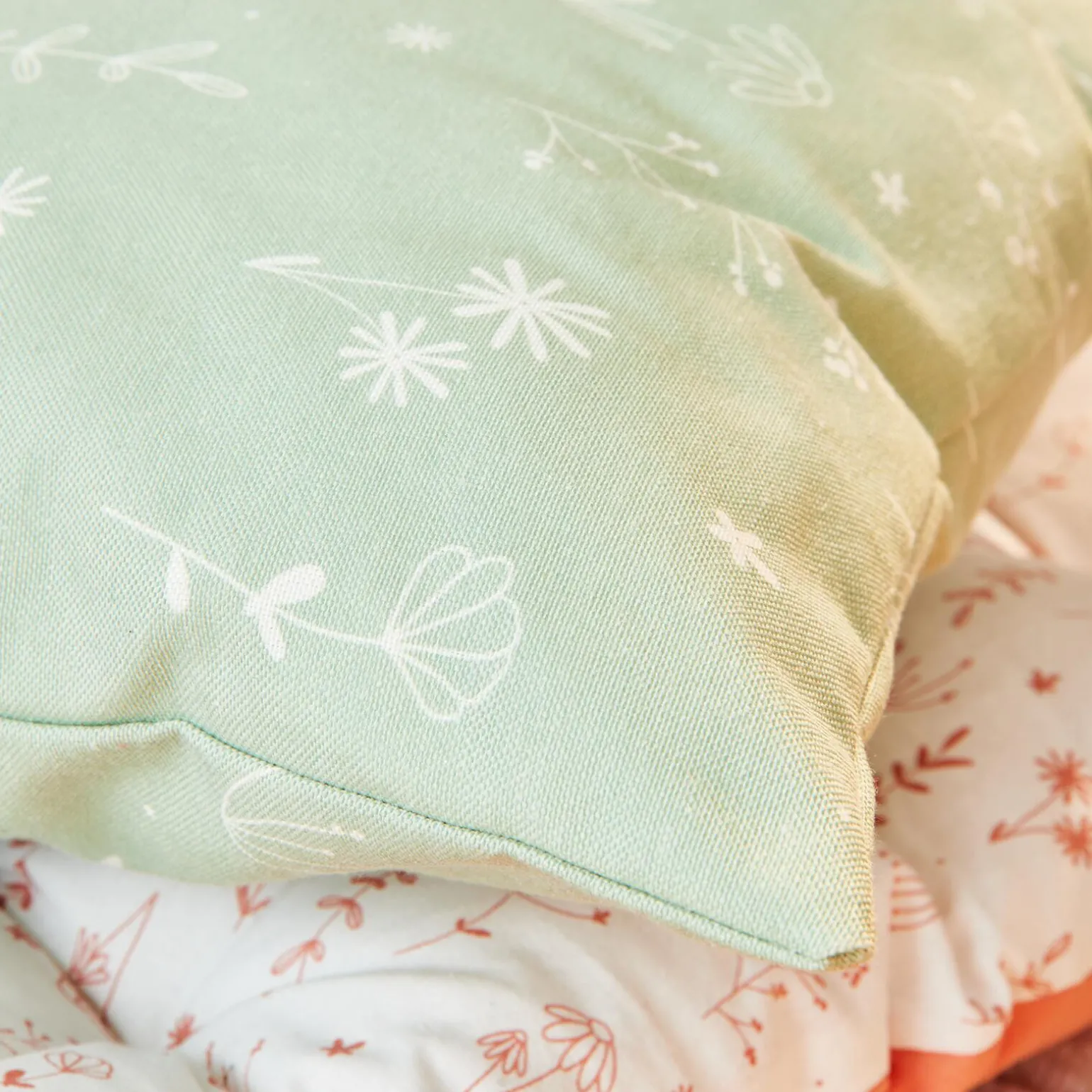 4MURS Coussin DOUCE coloris vert clair 40 x 40 cm - 4MURS
