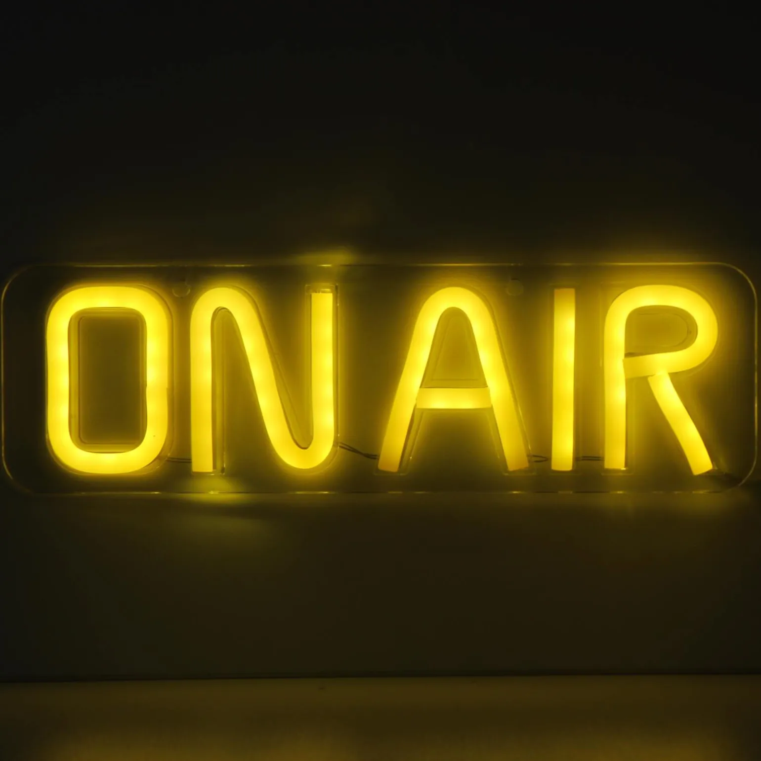 Néon ON AIR coloris jaune - 4MURS