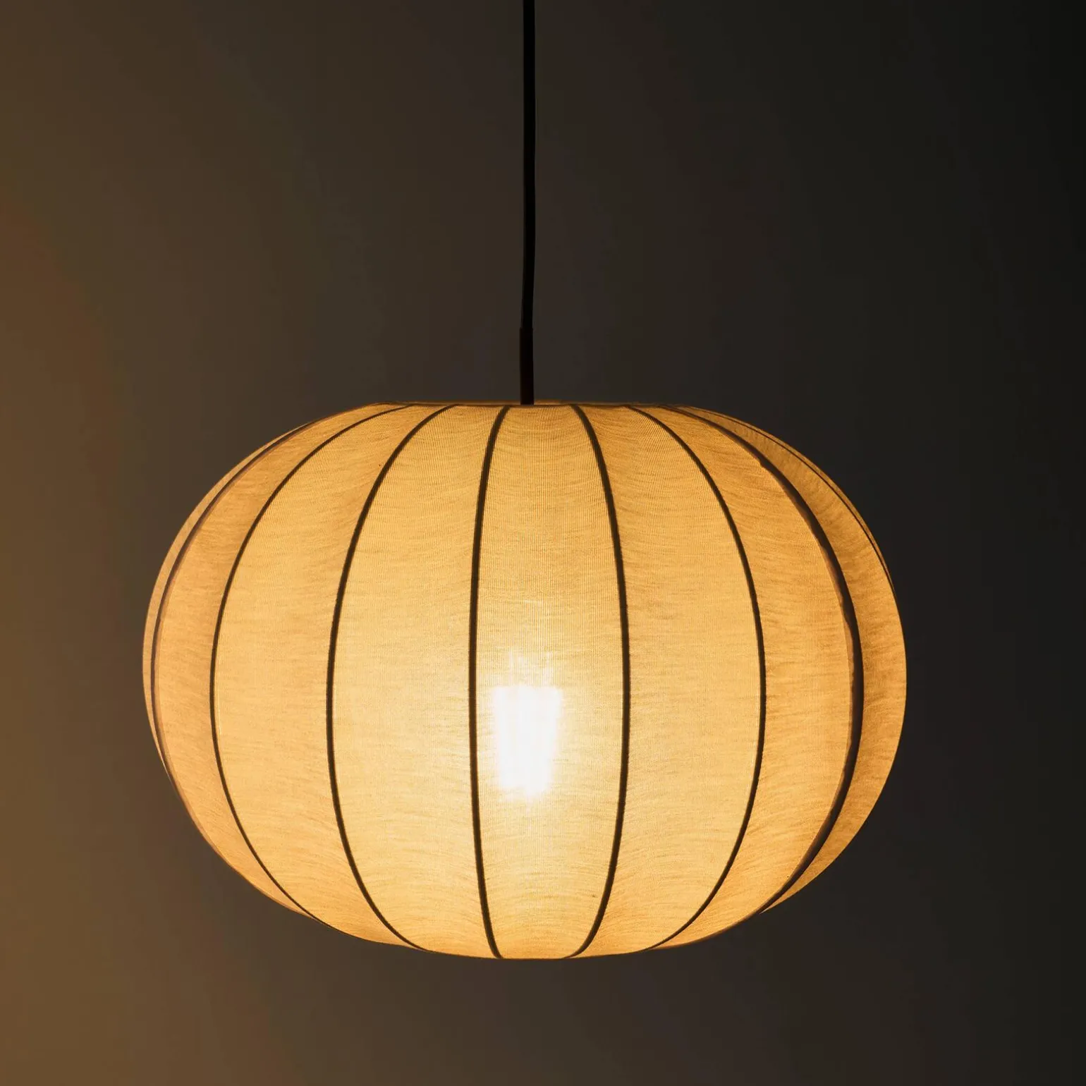 Ostaria Suspension MOON coloris beige 22 x 31,5 cm - 4MURS