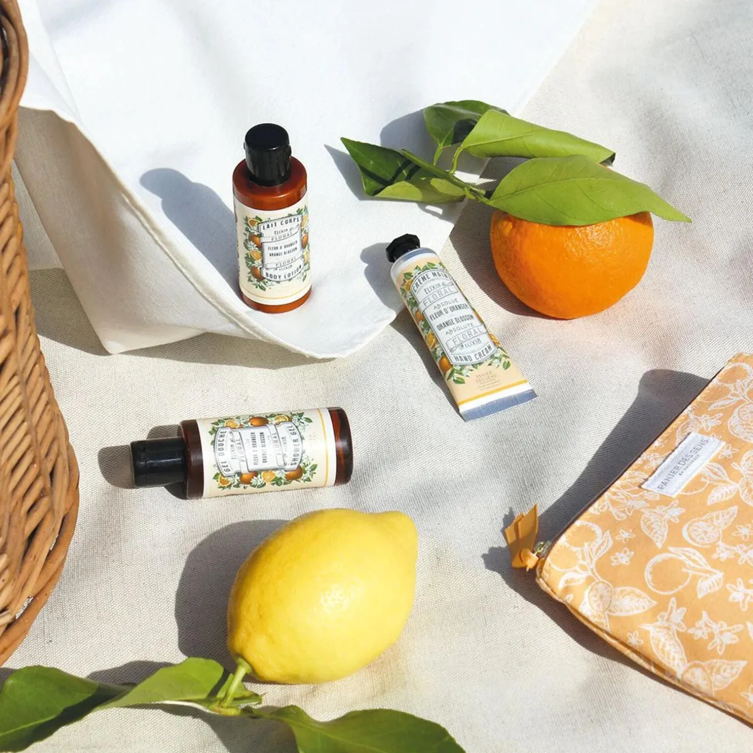 Panier des sens Coffret cosmétique TROUSSE WEEK-END FLEUR D'ORANGER fleur d'oranger
