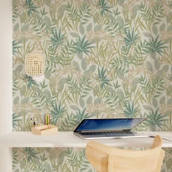 Papier peint intissé IVANNA coloris vert et beige rosé - 4MURS