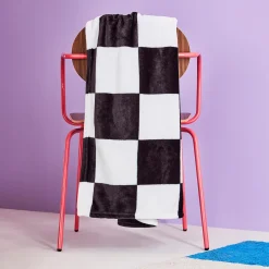 Plaid polaire LANI coloris noir/blanc - 4MURS