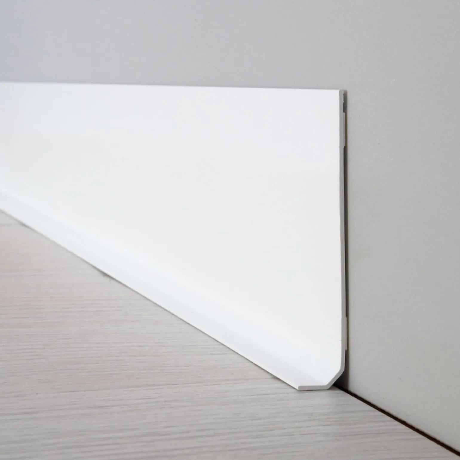 Plinthe déco UNI coloris blanc - 4MURS