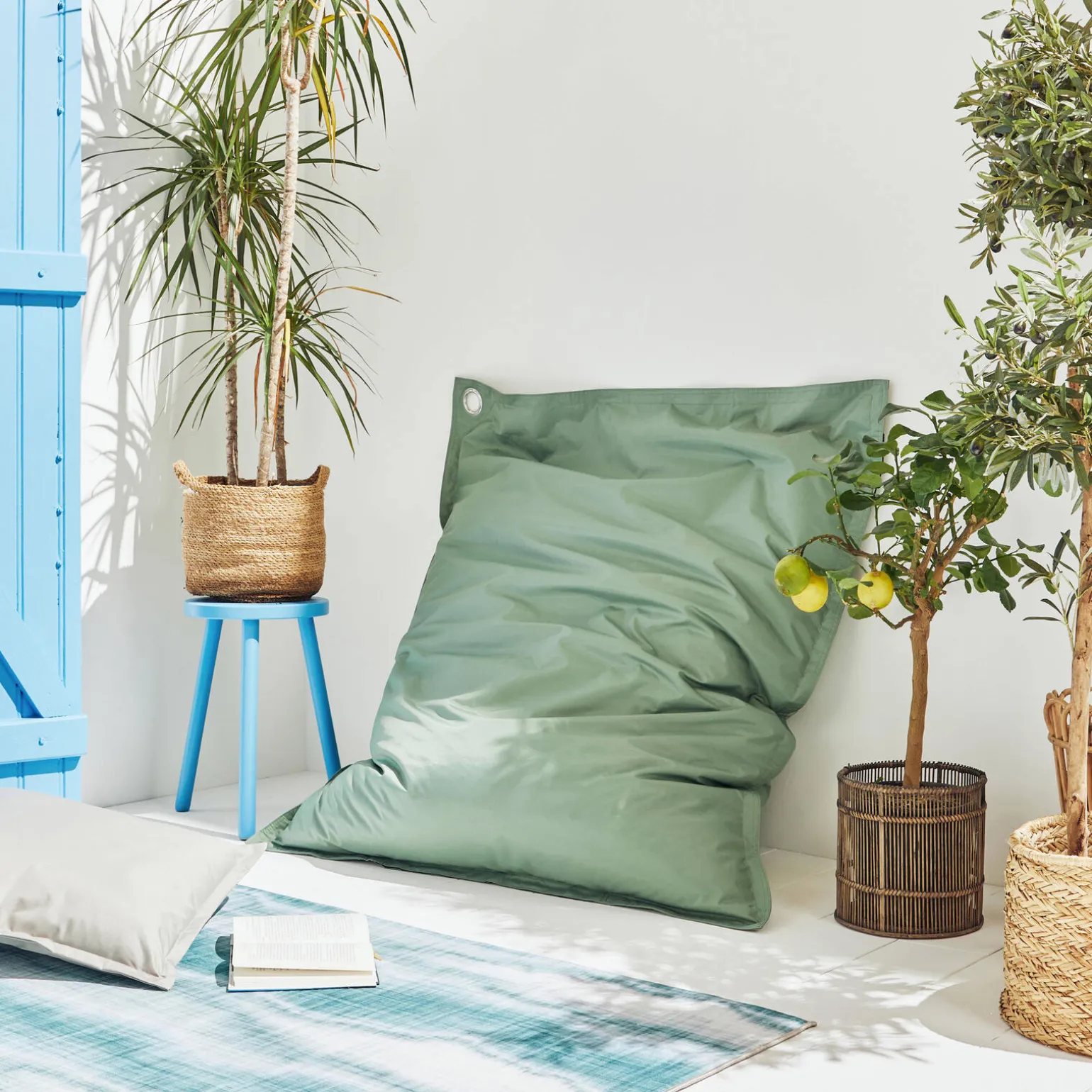 Pouf BELIZE coloris vert sauge - 4MURS