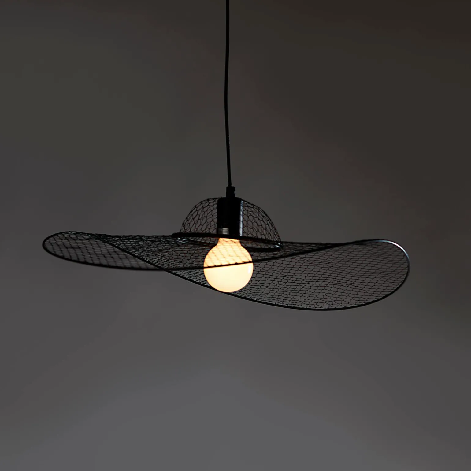 Sampa Suspension MADISON coloris noir 16 x 60 cm - 4MURS