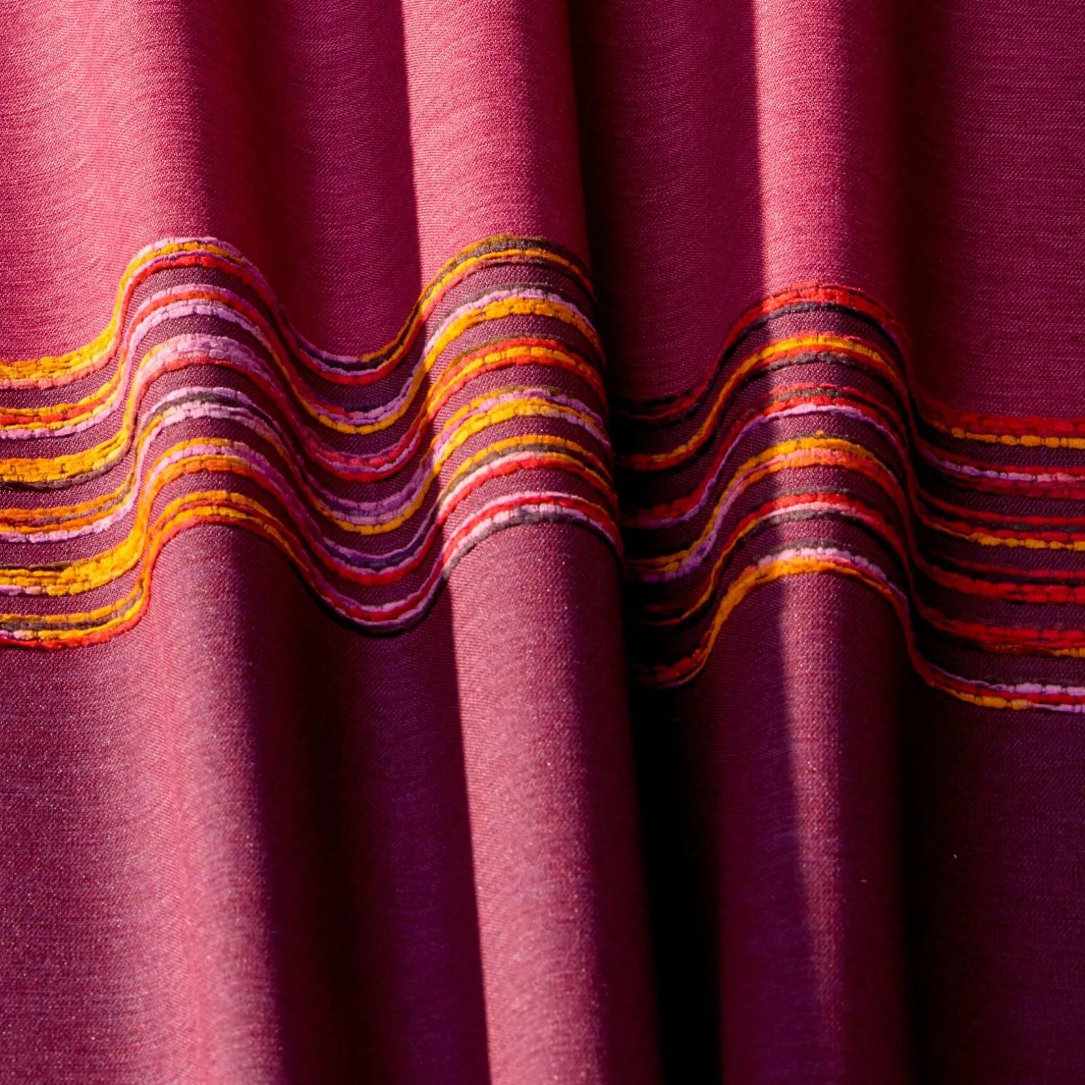 Tissu LINEA coloris prune - 4MURS