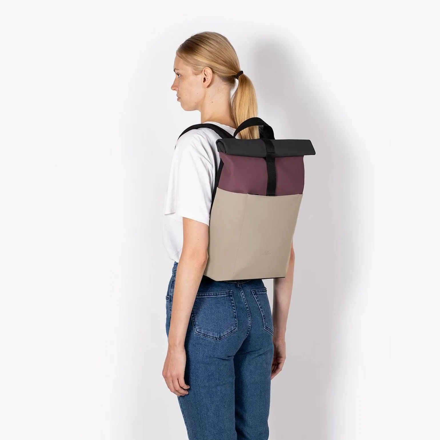 Ucon Acrobatics Sac à dos HAJO MINI coloris Beige/Aubergine - 4MURS